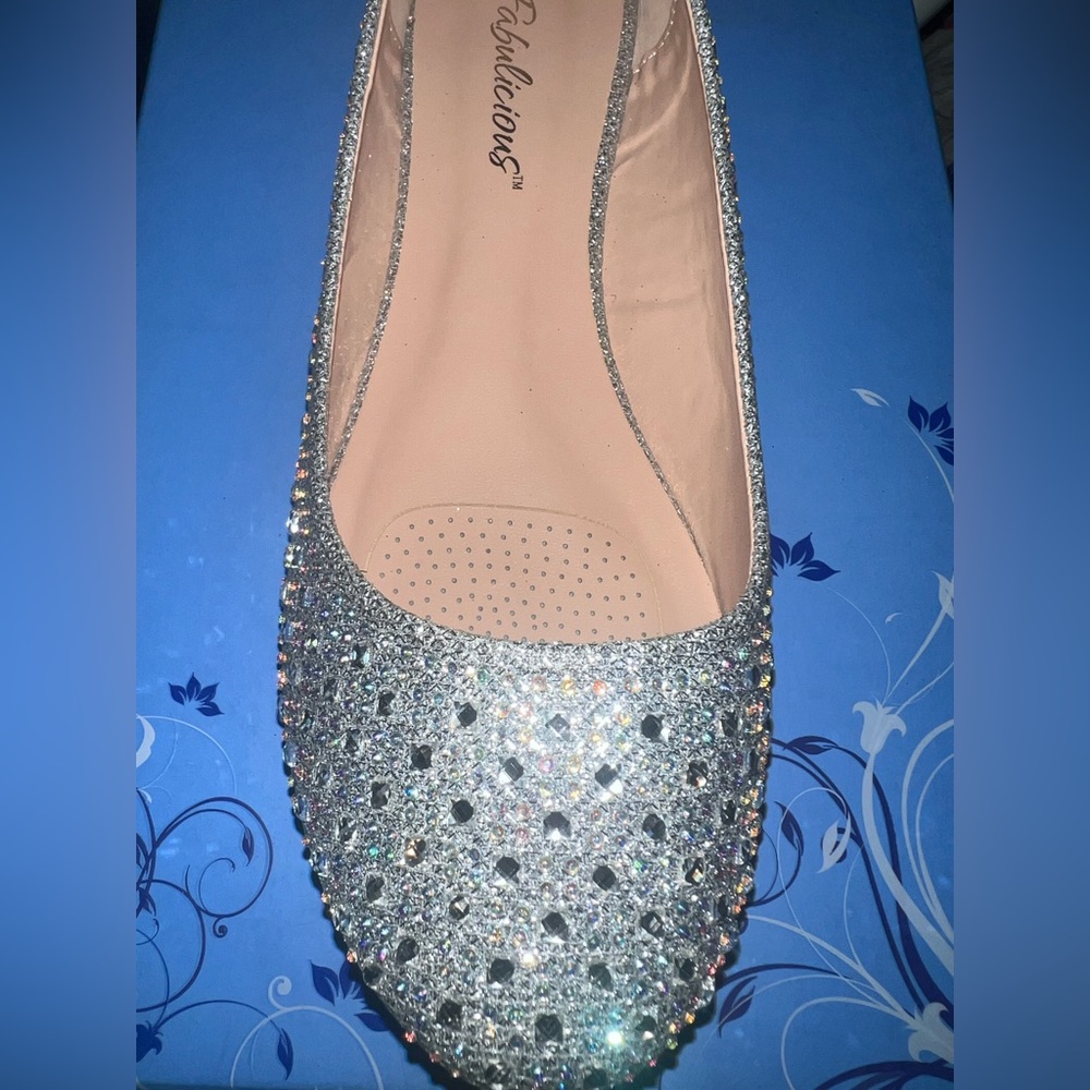 Unique Vintage Silver Rhinestone Flats